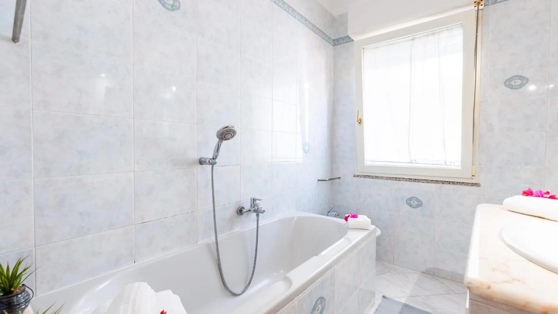Maria House Con Giardino Privato Apartamento Olbia